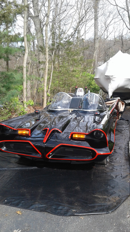 bat-mobile-carcapsule.jpg